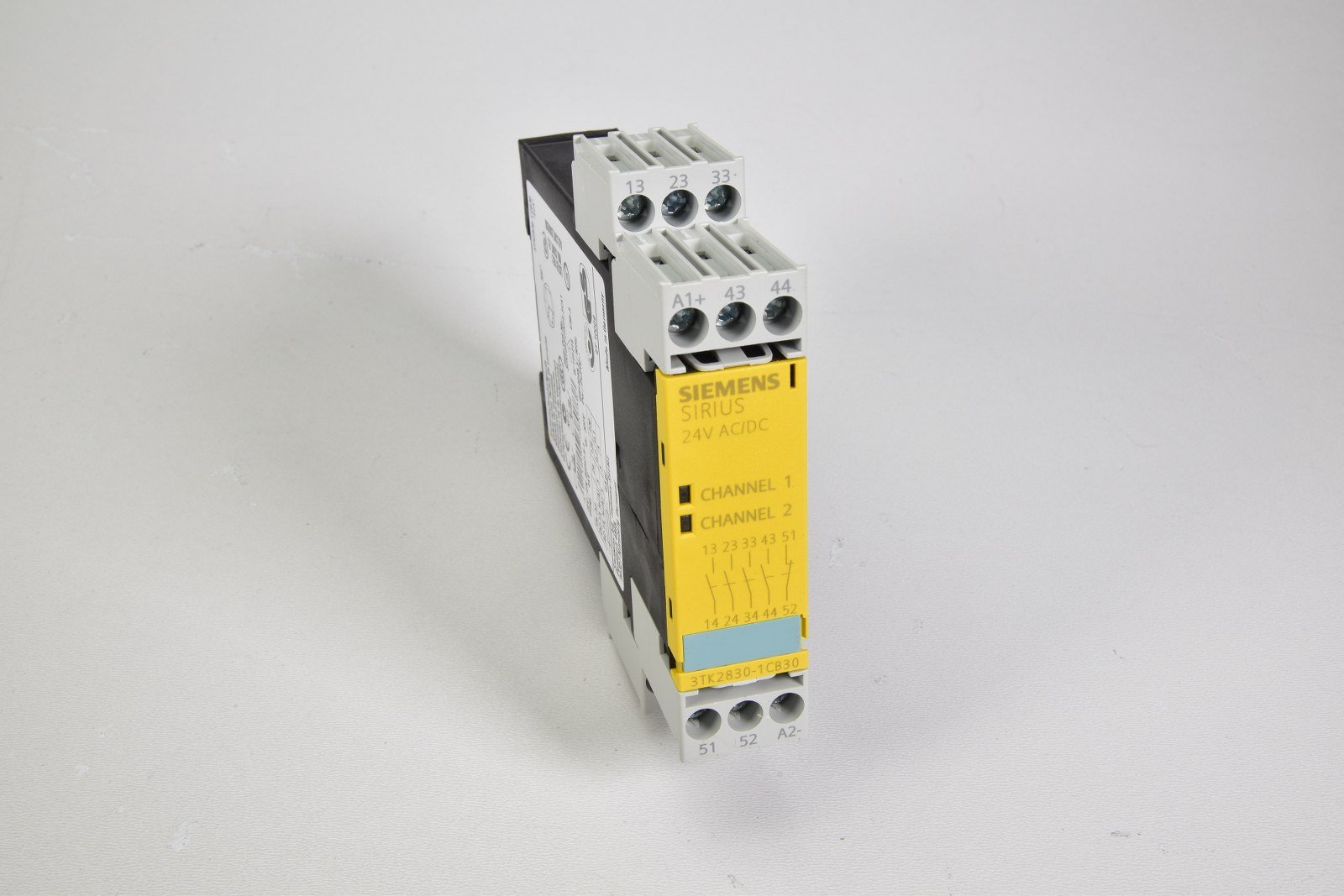 3TK2830-1CB30 SIEMENS › Syriatic